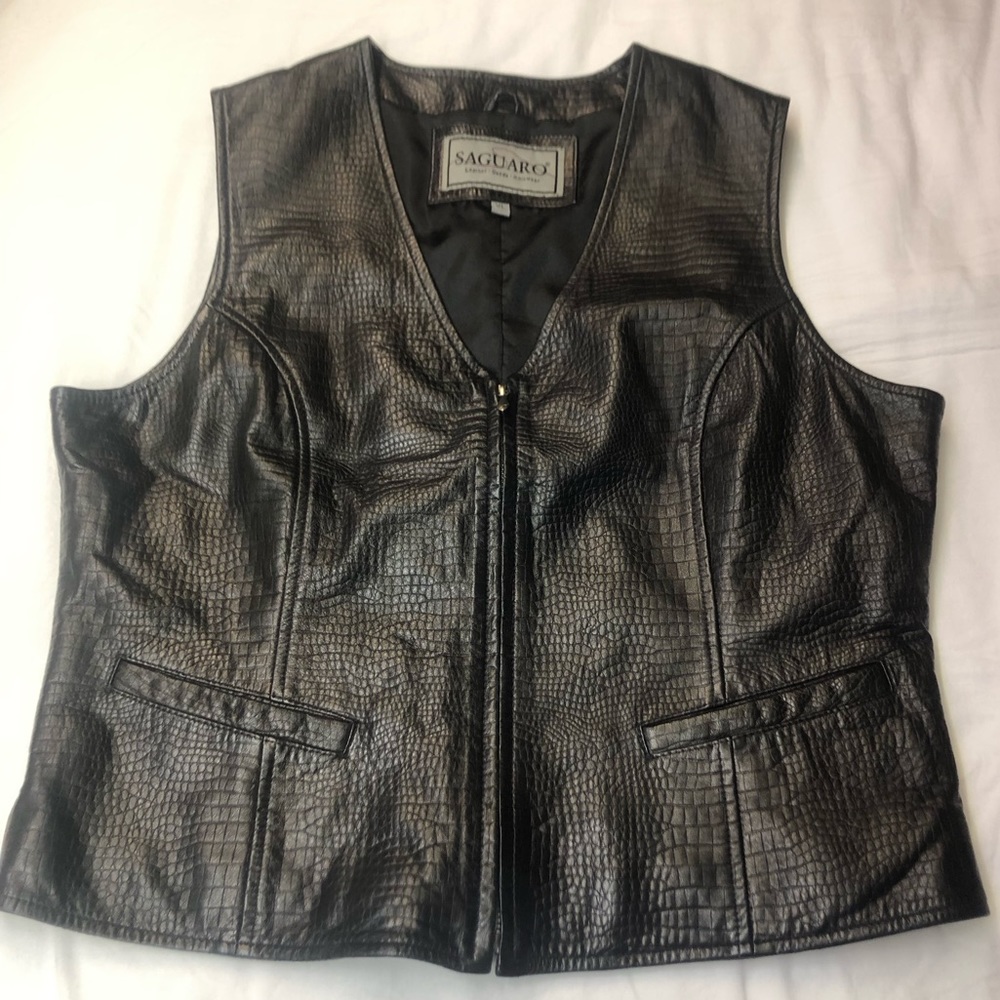 Saguaro leather vest waist coat vintage 100% leather Size XL